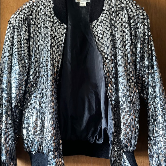 Vintage Metallic jacket silver and black tiger/cheetah back ground - Picture 3 of 6